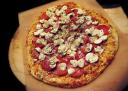 Salami-Champignon-Pizza © “Kochen & Genießen Ofen-Hits No.3″