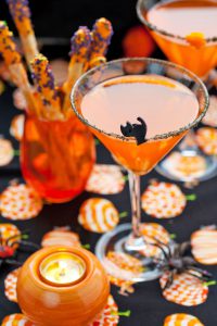 Auch die Dekoration der Getränke kann zu Halloween auf den Anlass abgestimmt werden. Foto: djd/BSI/thx
